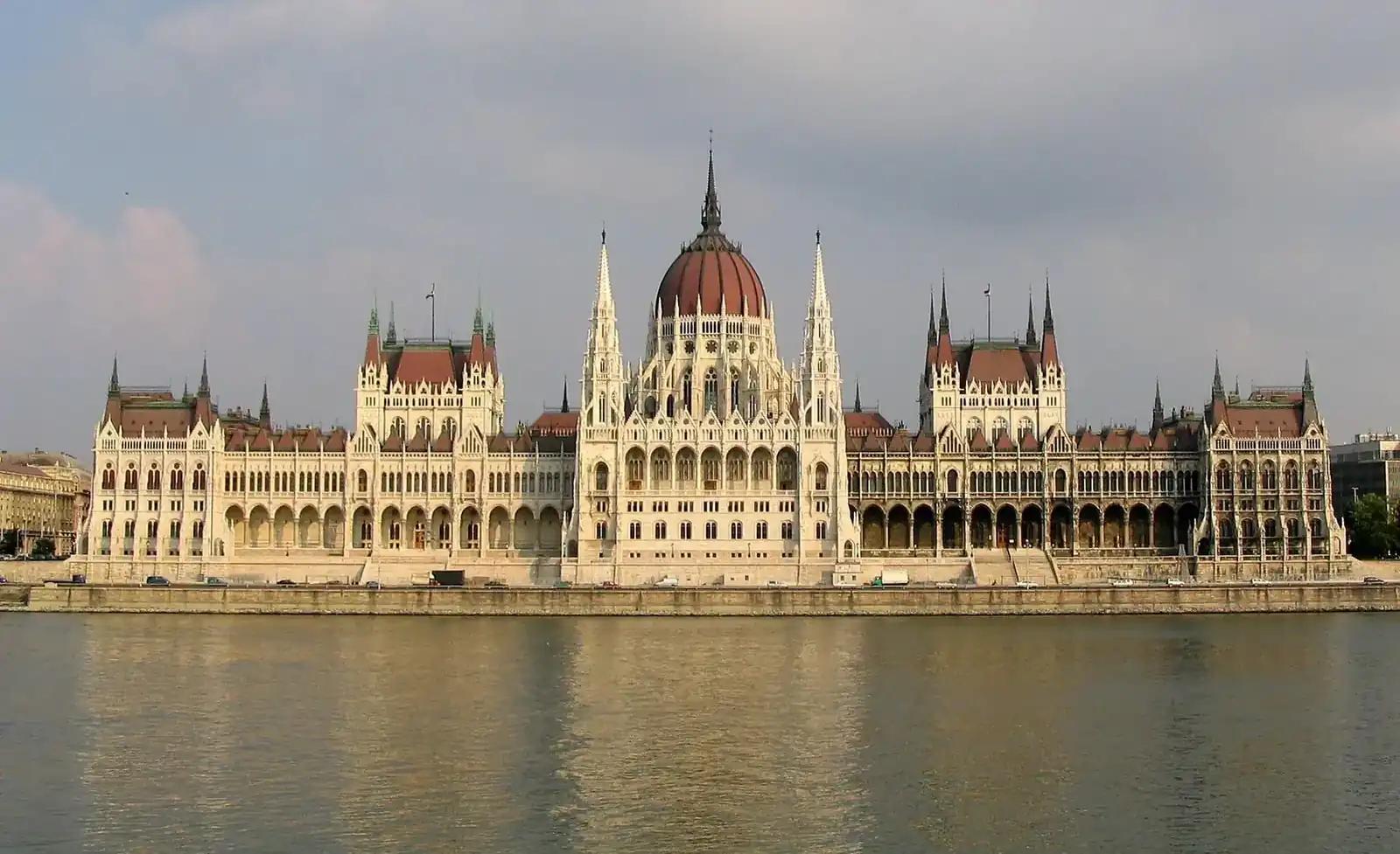 Budapeşte'de Macar Parlamento Binası