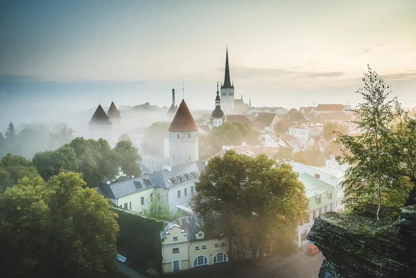 Tallinn Eski Şehir silueti (Estonya)